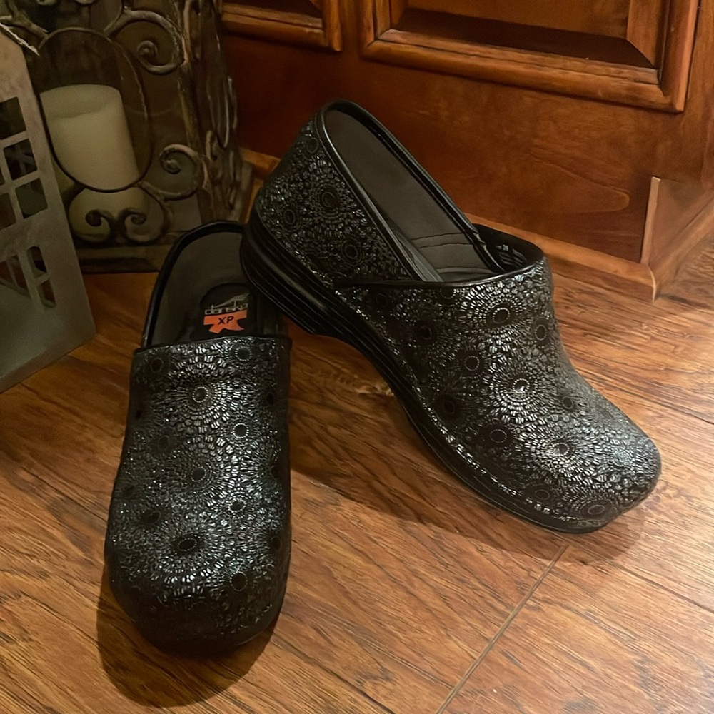 Dansko XP Black Grey Clogs Shoes Metallic Deco Career Medical Nurse Comfort 39